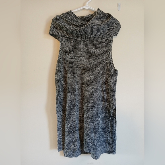 Love Tree Sleeveless Sweater Dress Size Small - Picture 1 of 4